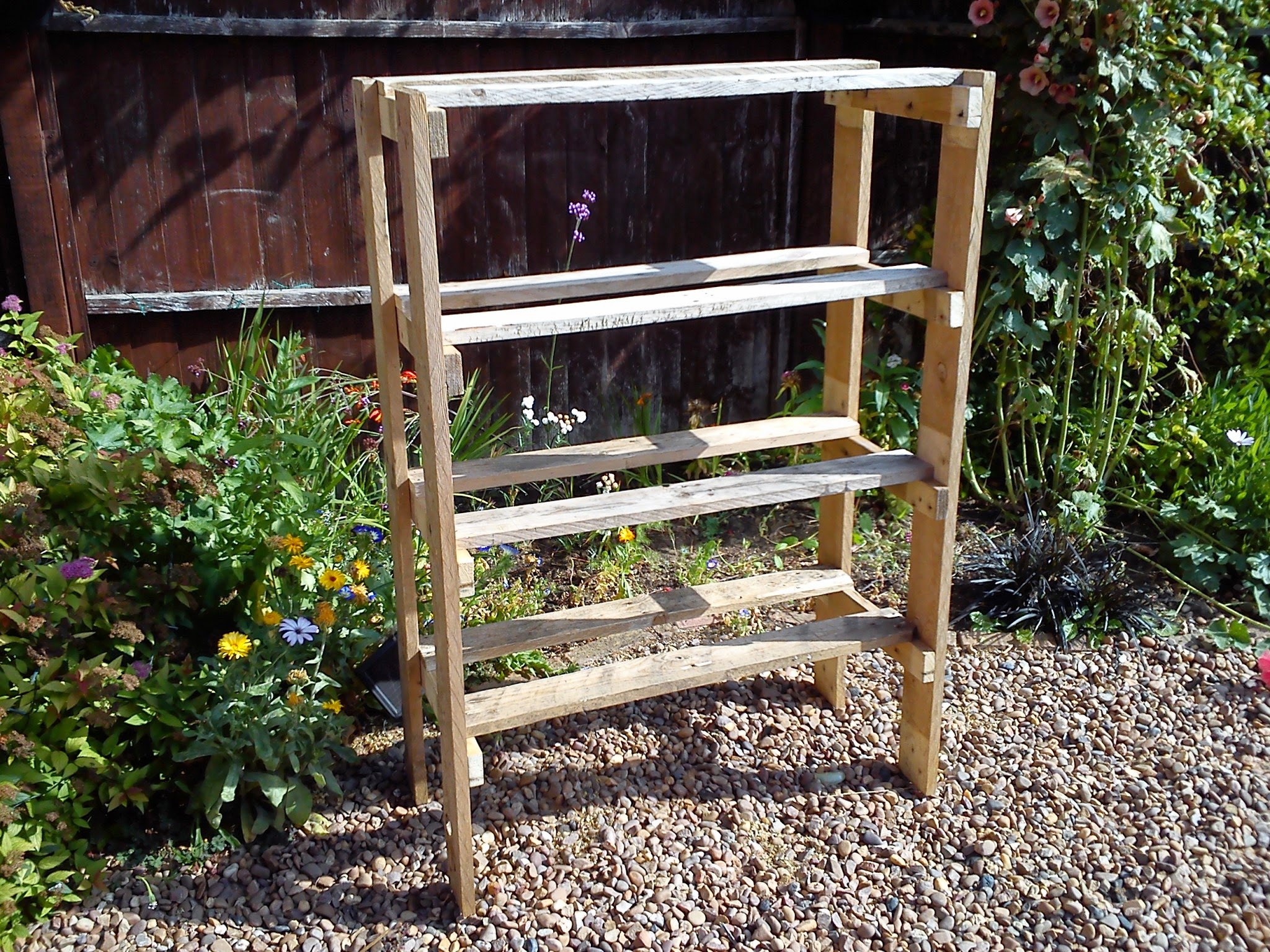 The completed shoe rack