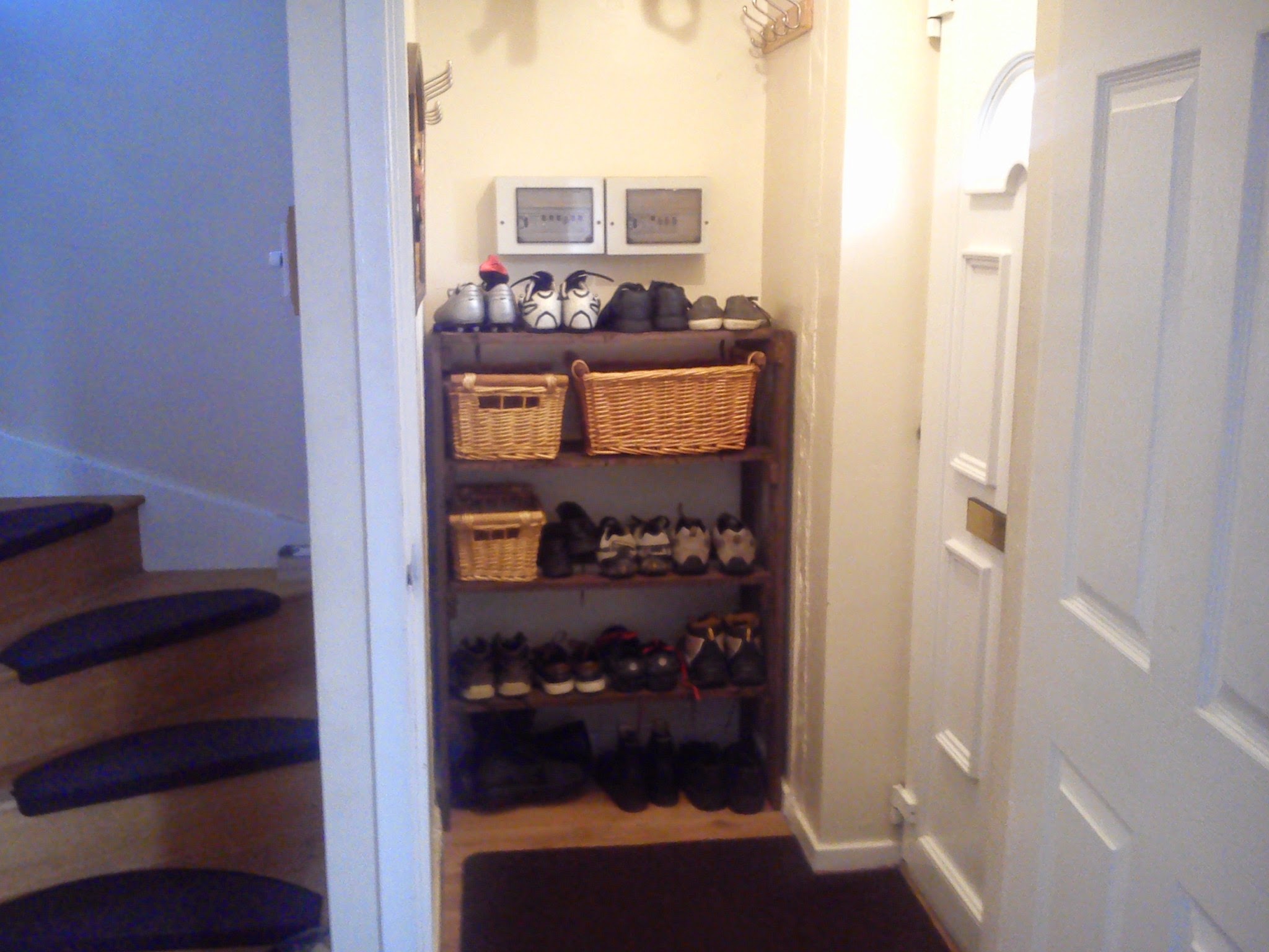 Shoe rack in use